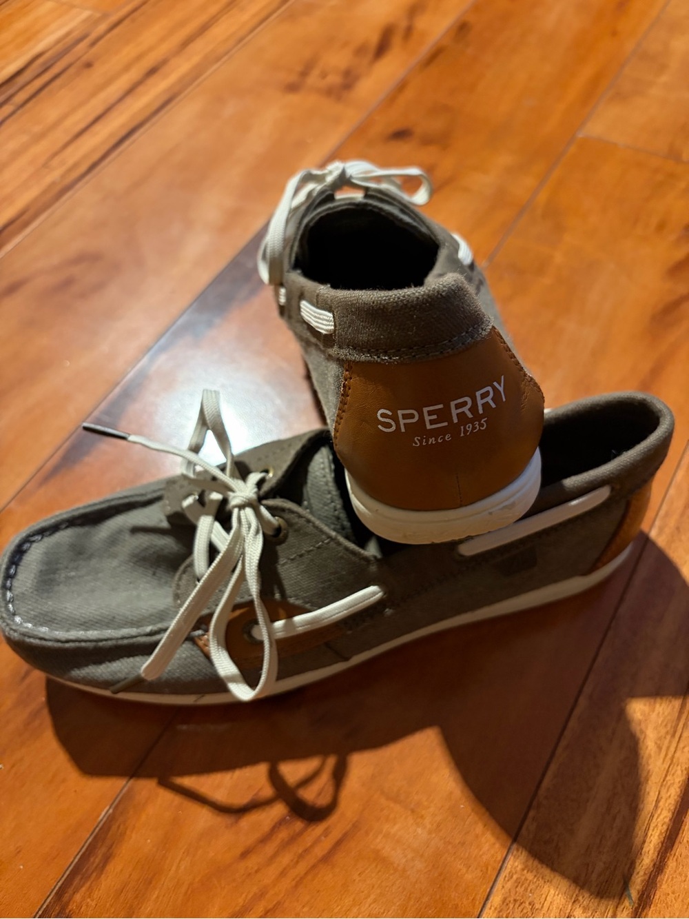 Sperry Women’s Gray Canvas Boat Shoes with White Laces - Picture 3 of 4
